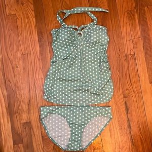 Oh baby by Matherhood polka dot tankini set, top sz M, bottom sz L